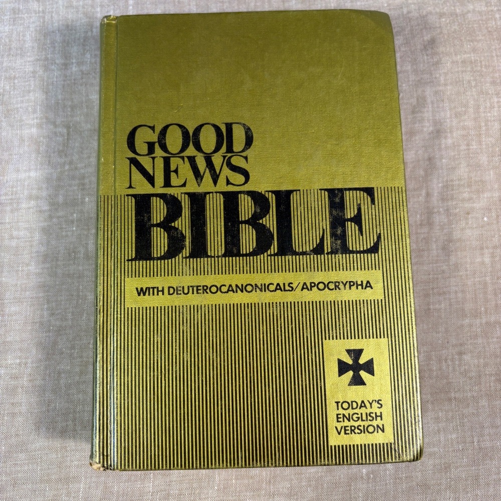 VTG Good News Bible American Bible Society Gold Hardcover Apocrypha 1978
